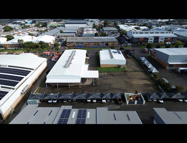 1,341M² WAREHOUSE TO LET IN HALFWAY HOUSE